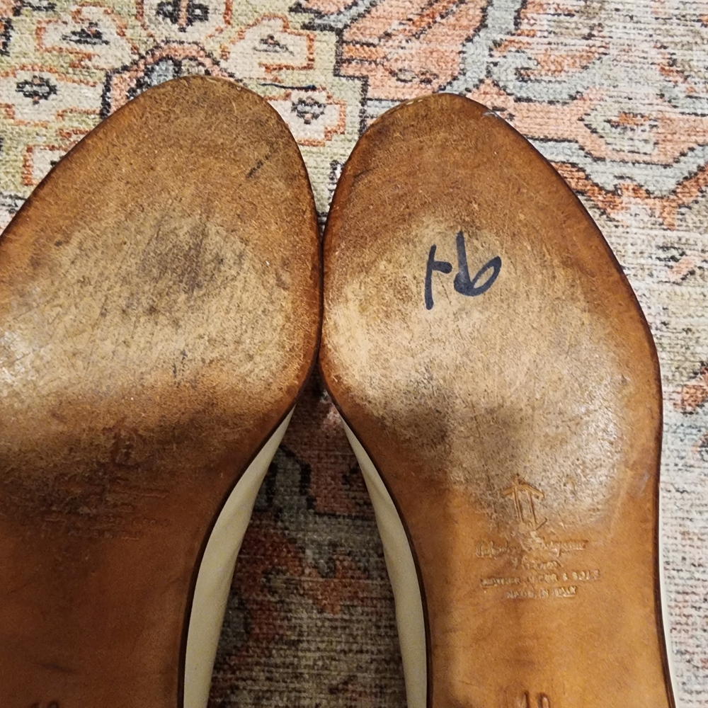 Salvatore Ferragamo Men's Cream Leather Loafers - Picture 8 of 9